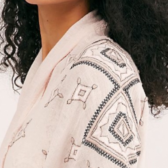 FREE PEOPLE ISABELLA EMBROIDERED ROBE IN LINEN COTTON FABRICATION BLACK ROPE TIE - Picture 4 of 8